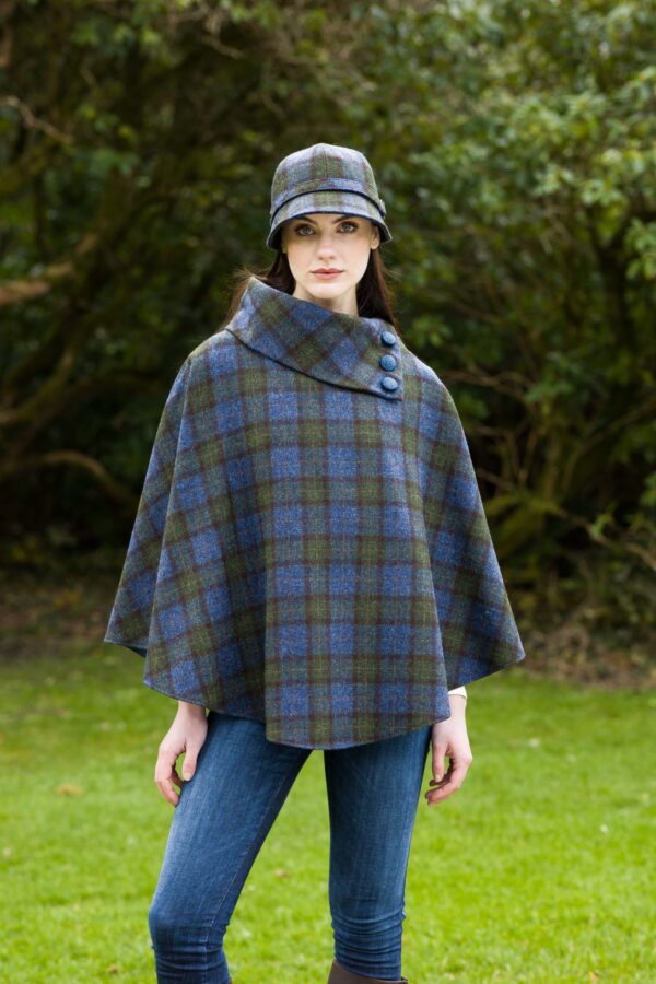 Mucros Poncho 67